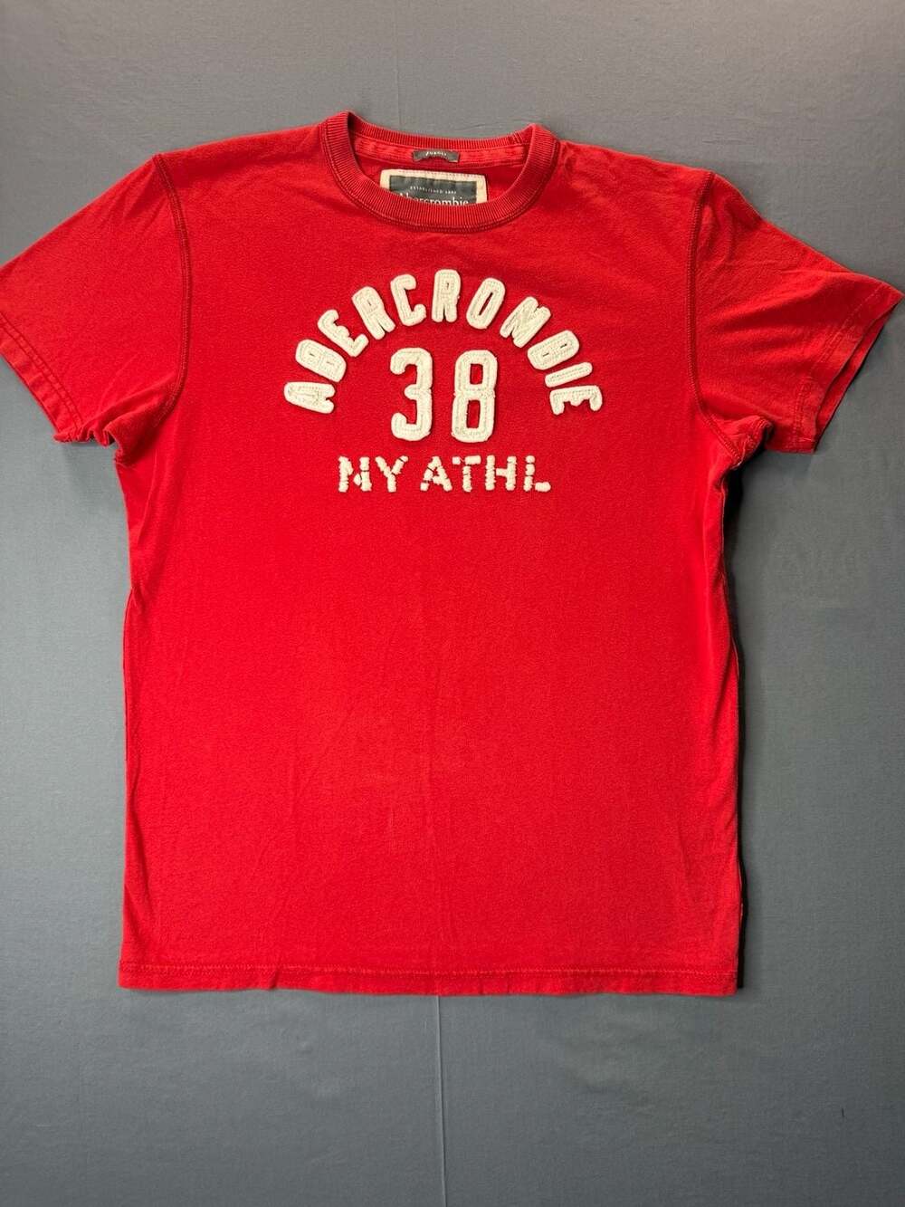 V2K Abercrombie & Fitch Red Applique Graphic Logo Muscle T-Shirt Size L